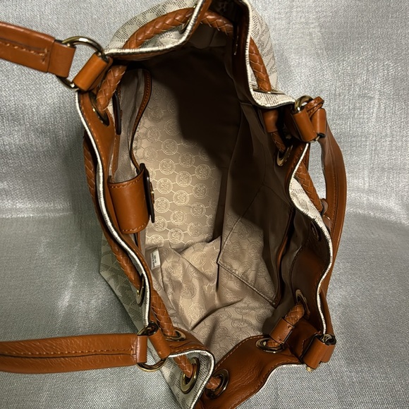 MICHAEL KORS JET SET VANILLA LARGE GATHERED TOTE HANDBAG GOOD CONDITION. - Picture 7 of 8